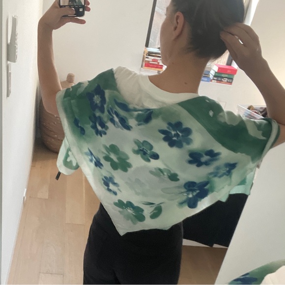 Romeo Gigli Vintage Silk Scarf - Picture 5 of 9